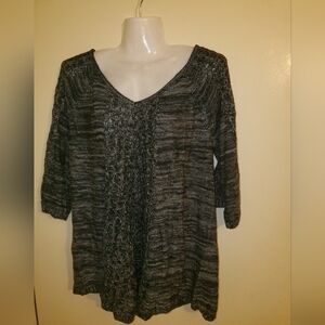 Women's Black and Gray Knit Top